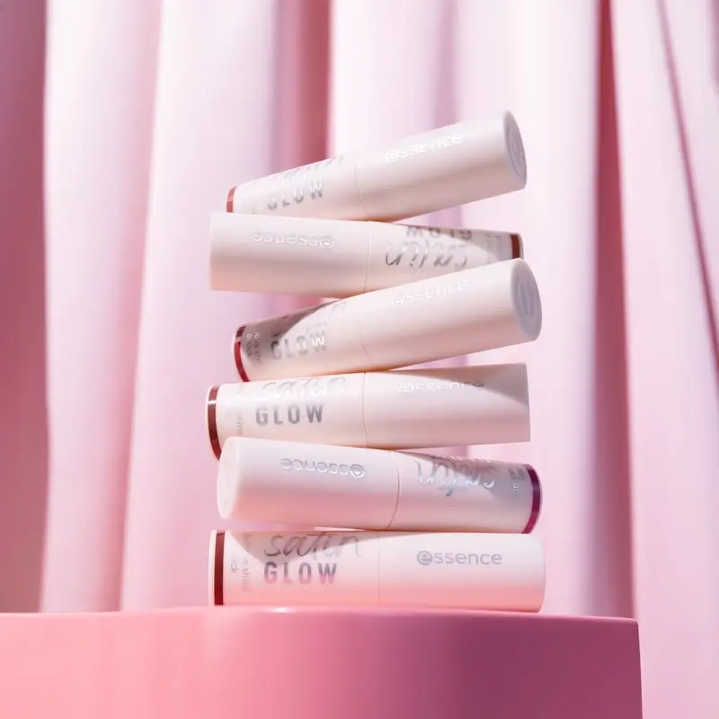 Essence Lipstick Satin Glow Luminous Shine 02 , 3,5 gr - Image 10