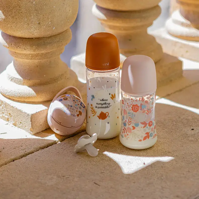 Suavinex Baby Bottle 270 Ml, Medium Flow (M), +3 Months, Wonderland Flowers Pink - Image 3