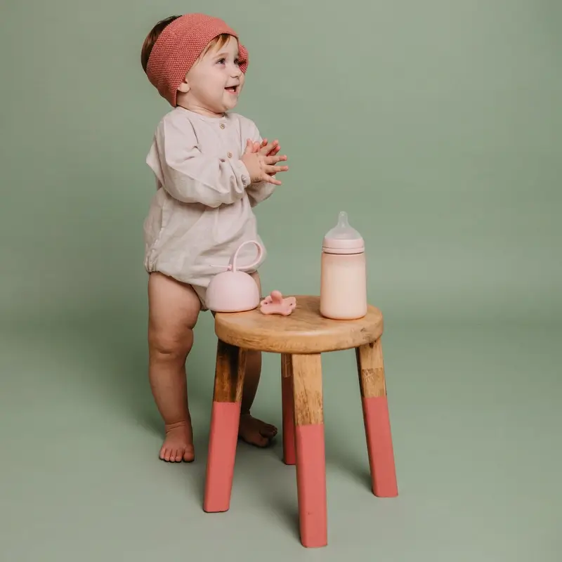 Suavinex Silicone Bottle 240 Ml, Medium Flow (M), +3 Months, Fuchsia - Image 6